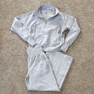 SET    Old Navy Active Dynamic Fleece quarter zip and wide leg pants